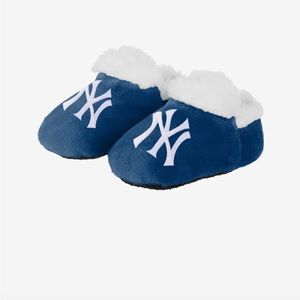 New York Yankees Logo Baby Bootie Slippers **NWT** Size 12-24 months